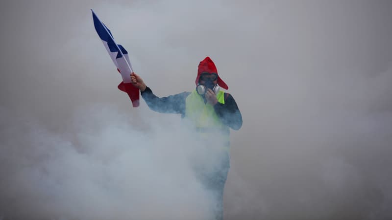 Lors de la troisième journée nationale de mobilisation des gilets jaunes à Paris, le 1er décembre.