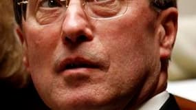 Marine Le Pen a ironisé jeudi sur le ministre de l'Intérieur, Claude Guéant (photo) qui pourrait être à ses yeux adhérent d'honneur du Front national après avoir déclaré que les Français avait le sentiment de ne plus être chez eux. Le PS a accusé l'ancien