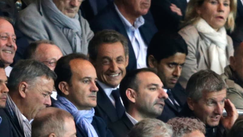 Nicolas Sarkozy dans les tribunes du Parc des princes