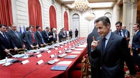 Devant les partenaires sociaux réunis à l'Elysée, Nicolas Sarkozy a promis de consacrer à la défense de l'emploi "tous les moyens nécessaires", sans convaincre les syndicats inquiets des mesures de lutte contre les déficits du gouvernement. /Photo prise l