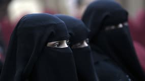 Des femmes portant le voile islamique.