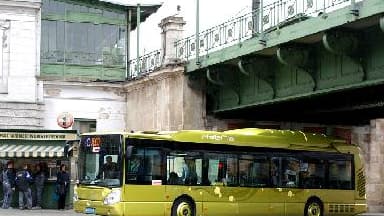 La RATP veut réduire de 50 % ses rejets actuels de particules en 2 ans. Elle mise donc sur les bus hybrides ou au biogaz