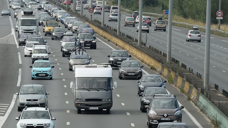La circulation alternée a été mise en place à Paris, lundi 23 mars, dès 5h30.