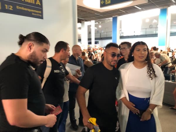 Dimitri Payet à l'aéroport de Marseille Provence avant son départ pour le Brésil, le 15 août 2023
