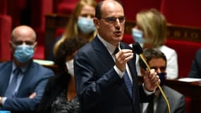 Le Premier ministre Jean Castex s'adresse aux parlementaires lors d'une session à l'Assemblée nationale, le 8 juillet 2020