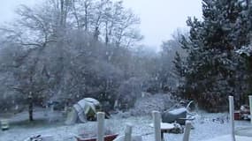 Chutes de neiges à Provins en Seine-et-Marne. - Témoins BFMTV