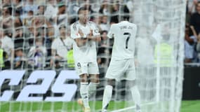 Kylian Mbappé et Vinicius Jr célèbrent un but du Real Madrid face à l'Espanyol Barcelone, le 21 septembre 2024.