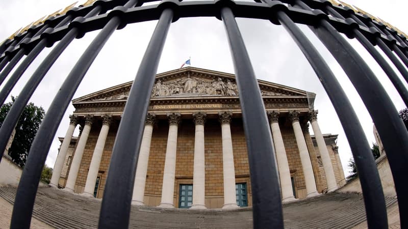 Les députés français examinent la loi Pacte, qui autorise plusieurs privatisations.