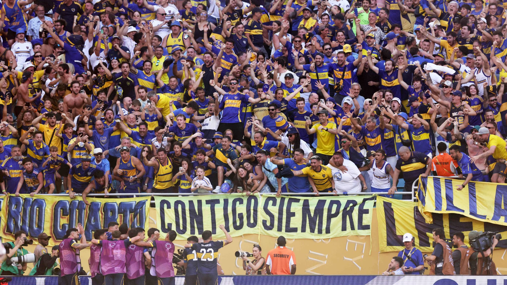 Les supporters de Boca Juniors ont envahi les tribunes du Hard Rock Stadium de Miami contre Benfica (2-2, Coupe du monde des clubs), le 17 juin 2025 Les supporters de Boca Juniors ont envahi les tribunes du Hard Rock Stadium de Miami contre Benfica (2-2, Coupe du monde des clubs), le 17 juin 2025