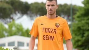 Edin Dzeko - Twitter: @OfficialASRoma