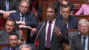 Collège: "La brutalité en politique est l'arme du faible", lance Jacob