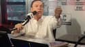 Julien Lepers, ce jeudi dans les Grandes Gueules sur RMC. Rejoindre Cyril Hanouna ? "Pourquoi pas", répond l'animateur. 
