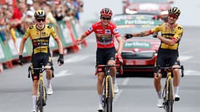 Sepp Kuss avec Roglic et Vingegaard