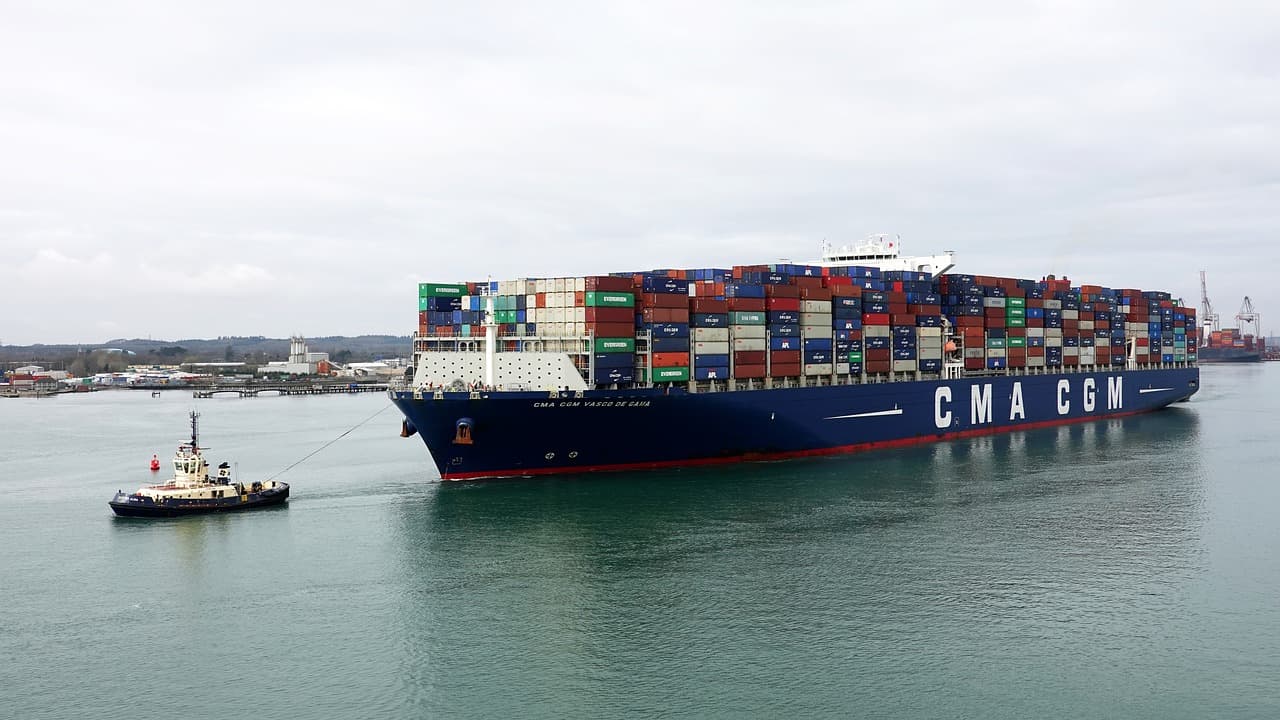 CMA CGM ACQUIERT LE PREMIER OPÉRATEUR DE FRET FERROVIAIRE BRITANNIQUE POUR CONTREBALANCER LES ALÉAS DU TRANSPORT MARITIME