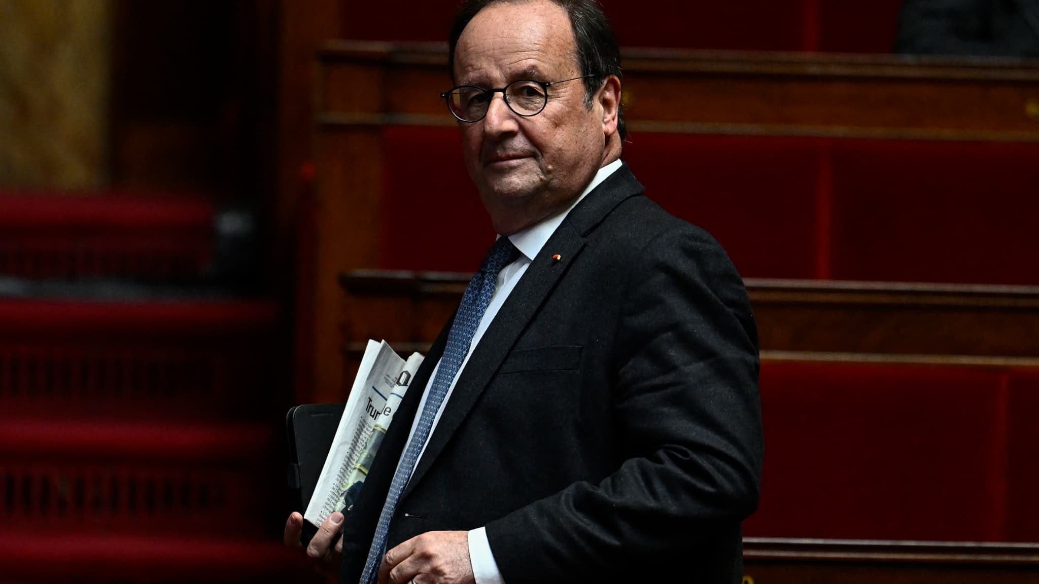 "CE N’EST PAS LE TAUX D’IMPOPULARITÉ QUI FAIT QU’ON DÉMISSIONNE": FRANÇOIS HOLLANDE PAS FAVORABLE AU DÉPART D'EMMANUEL MACRON