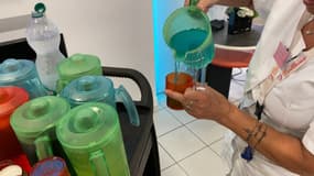 Le personnel de l'Ehpad Bellevue de La Seyne-sur-Mer veille à la bonne hydratation des résidents en période de canicule.