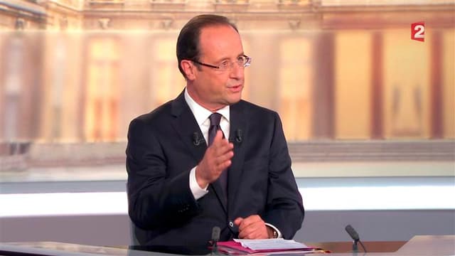 François Hollande a reproché au président sortant Nicolas Sarkozy de ne pas assumer ses erreurs, lors du débat télévisé mercredi soir entre les deux finalistes du second tour de l'élection présidentielle en France. /Image TV du 2 mai 2012/REUTERS/France 2