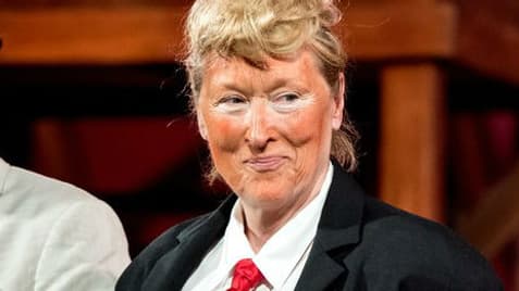 Meryl Streep dans la peau de Donald Trump sur la scène du Public Theater Gala Meryl Streep dans la peau de Donald Trump sur la scène du Public Theater Gala