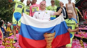 Oleg Tinkov célèbre la victoire d'Alberto Contador sur le Giro 2015