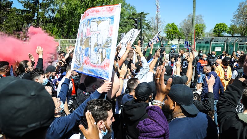 PSG-Manchester City: la mairie affiche les couleurs de Paris dans la ville