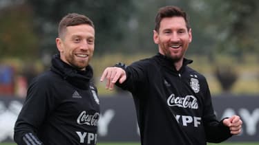 Papu Gomez avec Leo Messi lors d'un entraînement avec l'Argentine en juin 2021.