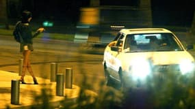 L'engagement de campagne de François Hollande d'abroger le délit de racolage passif sera tenu et inclus dans une proposition de loi globale sur la prostitution et la traite, affirme samedi Najat Vallaud-Belkacem, ministre des Droits des femmes, dans Le Pa