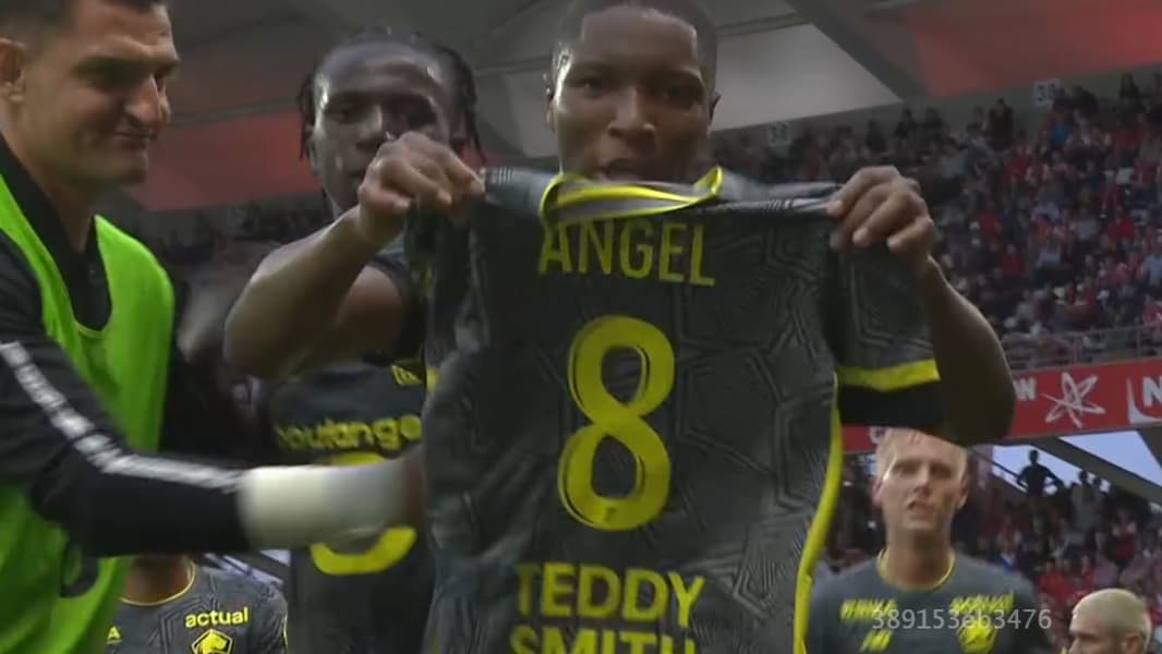 L'hommage de Diakité à Angel Gomes après son but pour le Losc, 17 août 2024
