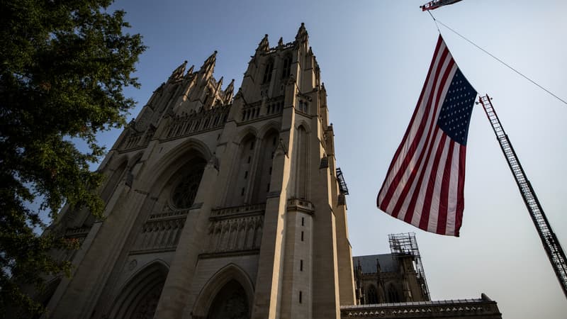 les cloches de la cathédrale de Washington retentissent 1000 fois pour le million de morts