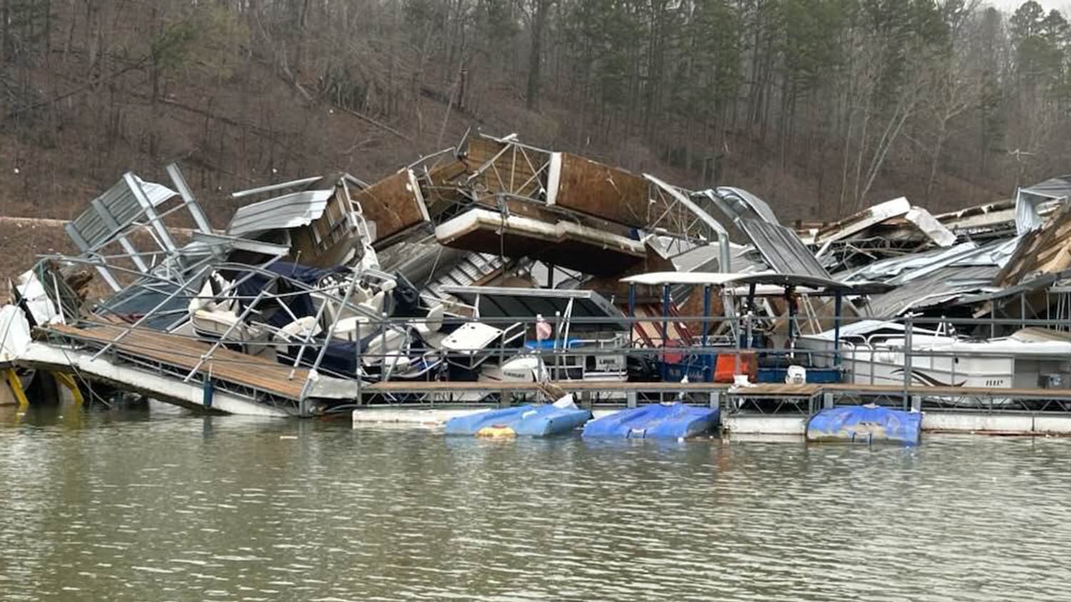 Cette image publiée par la Missouri State Highway Patrol le 15 mars 2025 montre une marina endommagée sur le lac Clearwater, près de Piedmont, dans le Missouri, après que de violentes tempêtes ont frappé la région.