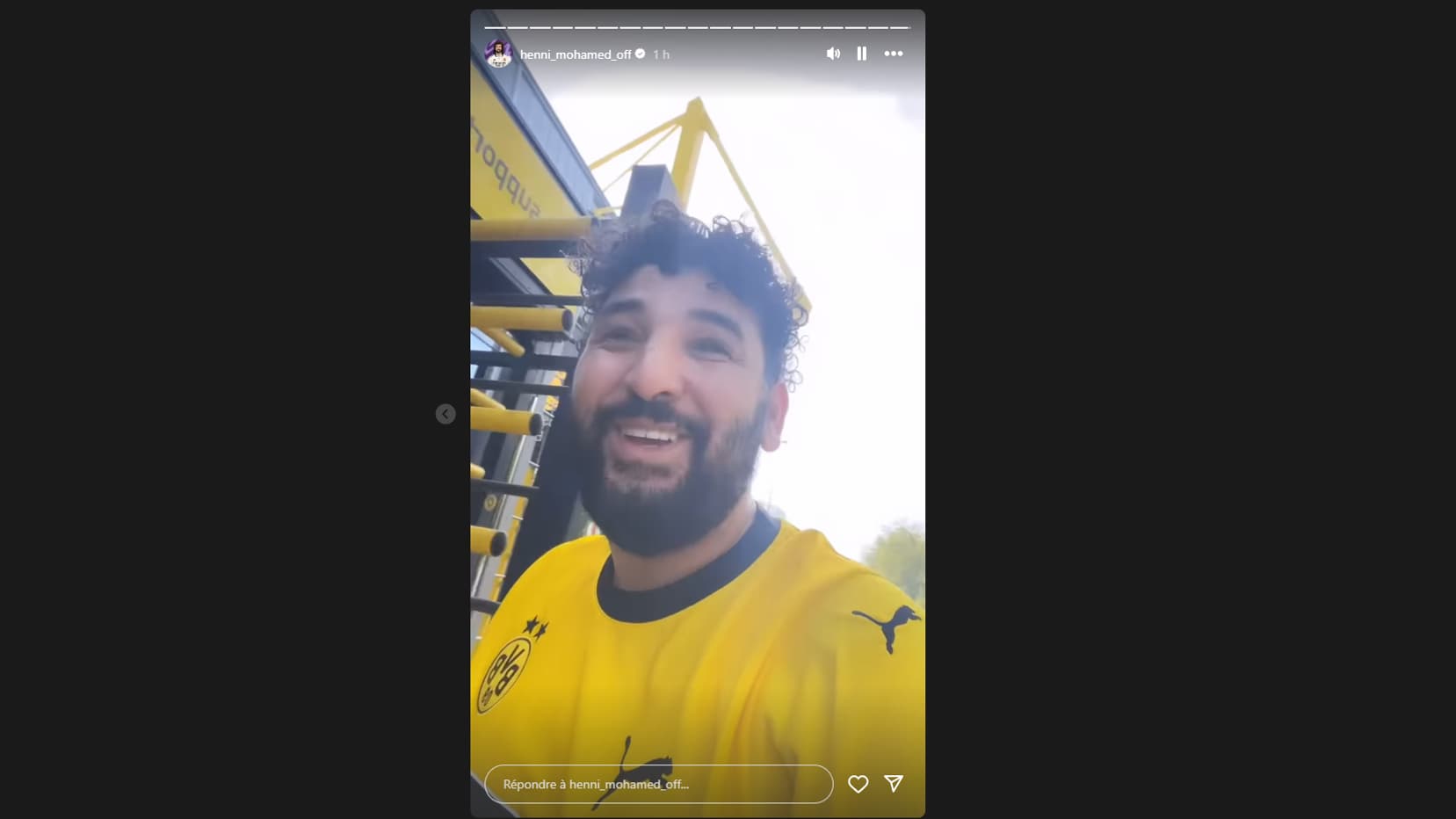 Mohamed Henni devant le stade de Dortmund avant le match Borussia-PSG, le 1er mai 2024