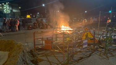 Le port Edouard Herriot est bloqué depuis ce mardi matin.