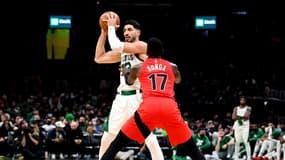 Enes Kanter face aux Raptors