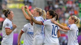 Ada Hegerberg célébrant avec les Lyonnaises, à Budapest le 18 mai 2019