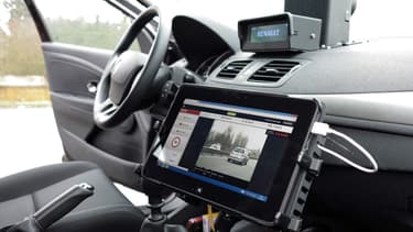 Un radar embarqué dans une voiture banalisée.