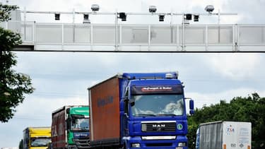 La facture finale liée à l'arrêt de l'écotaxe atteindrait 1,2 milliard d'euros pour l'État et non 800 millions d'euros, comme prévu.