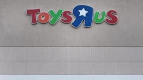 La filiale française de Toy'r Us, qui gère 53 magasins en France, emploie environ 1300 collaborateurs.