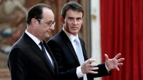 Les cotes de popularité de Manuel Valls et de François Hollande sont de nouveau en baisse (photo d'illustration).