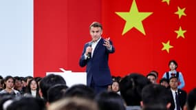 Le président français Emmanuel Macron à l'université de Sichuan, à Chengdu, en Chine, le 5 décembre 2025.