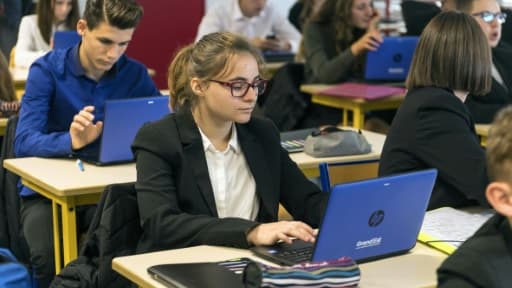 Des élèves d'un lycée de Bischwiller, équipés en octobre 2017 d'ordinateurs portables