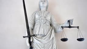 La cour d'appel de Paris a validé le mandat d'arrêt visant le président syrien Bachar al-Assad, accusé de complicité de crimes contre l'humanité pour les attaques chimiques meurtrières d'août 2013 imputées au régime