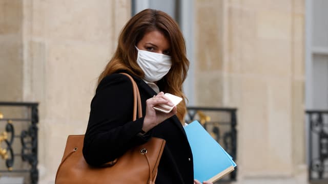 La ministre déléguée à la Citoyenneté Marlène Schiappa, le 3 février 2021, sur le perron de l'Elysée (Paris).