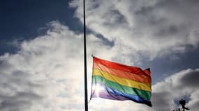 Le drapeau gay, image d'illustration.