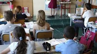 Les syndicats d'enseignants sont ressortis mécontents mardi du ministère de l'Education nationale, qui leur a confirmé la revalorisation des salaires des professeurs en début de carrière, soit environ le quart des effectifs, les syndicats demandant l'ouve