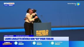 Municipales à Toulon: Jamila Laronze, colistière de Laure Lavalette, émue lors de sa présentation au meeting de la députée RN