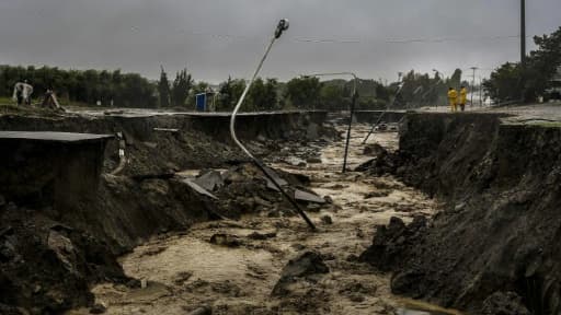 Des dégâts provoqués par des fortes pluies à Comodoro Rivadavia, un port de Patagonie, le 2 avril 2017 en Argentine