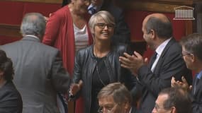 Véronique Massonneau, députée EELV, est entrée en retard dans l'hémicycle, accompagnée des élues de gauche.