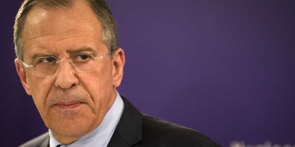 Le chef de la diplomatie russe, Sergueï Lavrov, le 24 mars, lors d'une conférence de presse à La Haye. Le chef de la diplomatie russe, Sergueï Lavrov, le 24 mars, lors d'une conférence de presse à La Haye.