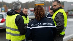 Les gendarmes présents sur les lieu de l'accident où Chantel Mazet a trouvé la mort à Pont-de-Beauvoisin en Savoie, le 17 novembre 2018