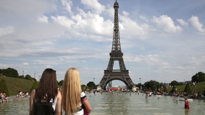 Les touristes sont de retour à Paris.