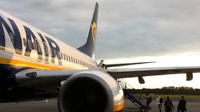 Avion Ryanair. de La compagnie aérienne low cost pourrait être condamnée à 225.000 euros d'amende et la confiscation de 4 avions pour avoir enfreint le deroit social français.